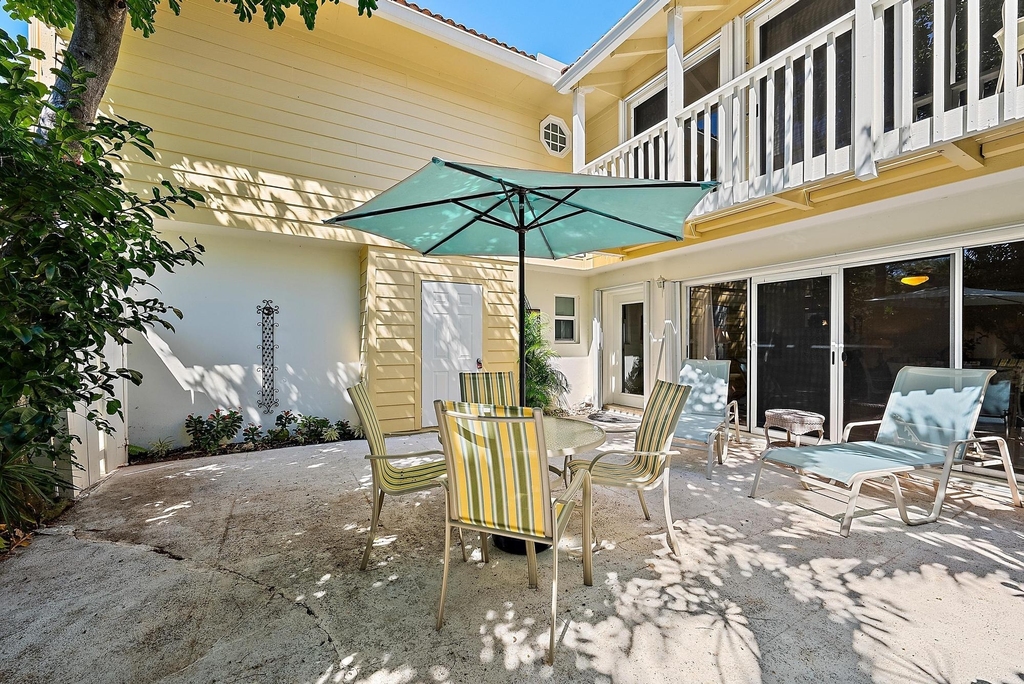 213 Seabreeze Circle - Photo 0