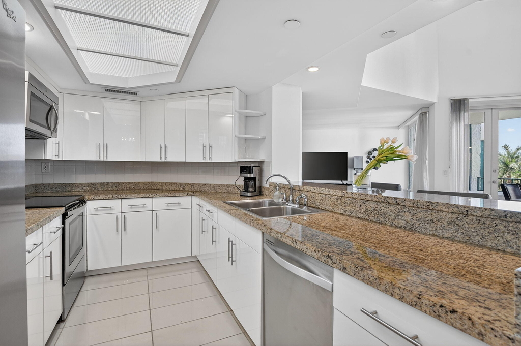 120 Se 5th Avenue - Photo 16