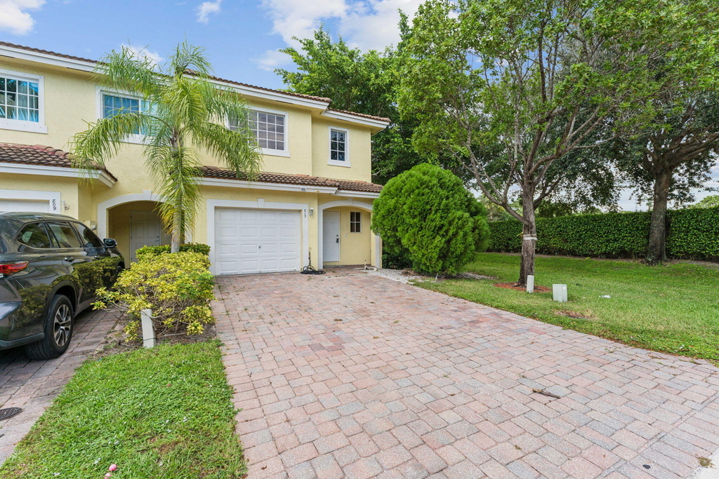 120 Se 5th Avenue - Photo 0