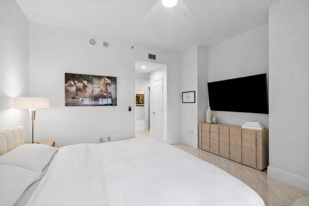 701 S Olive Avenue - Photo 17