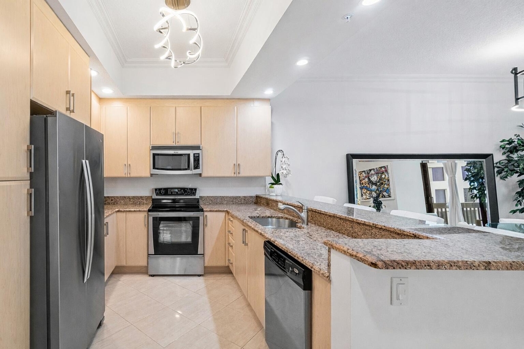 701 S Olive Avenue - Photo 11