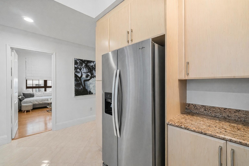 701 S Olive Avenue - Photo 12