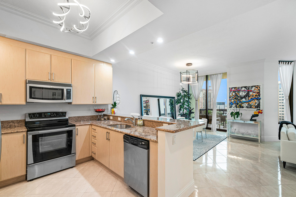 701 S Olive Avenue - Photo 10