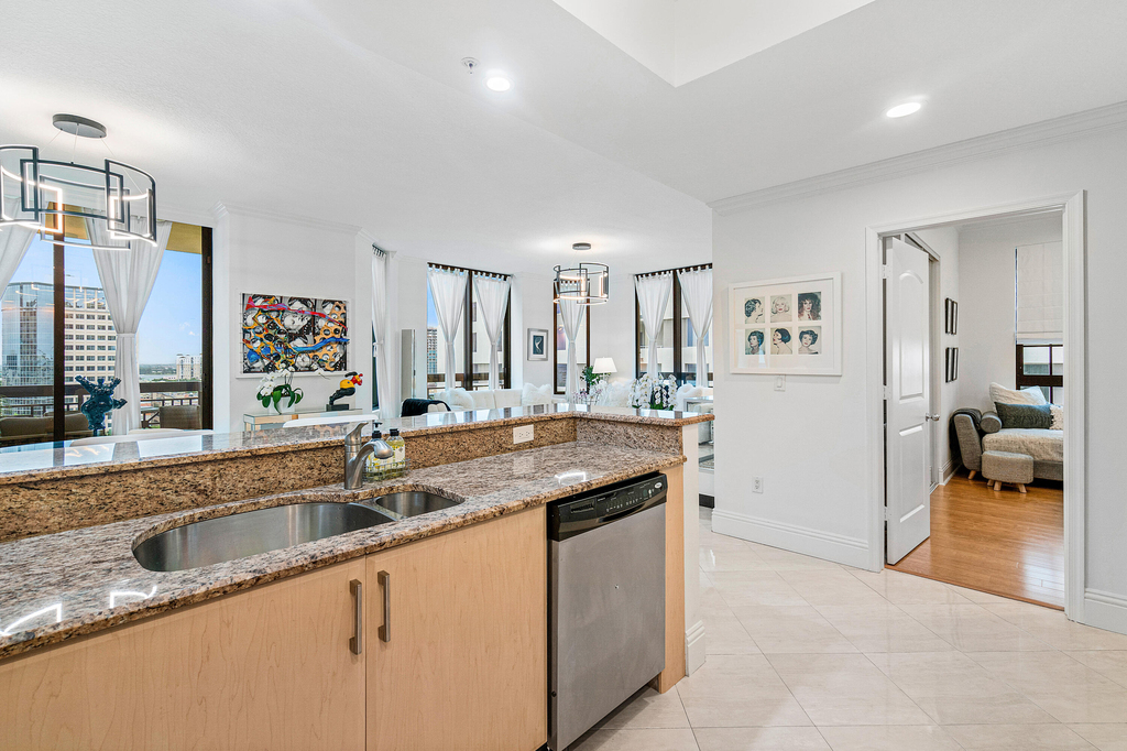 701 S Olive Avenue - Photo 13
