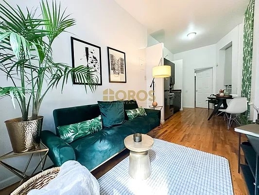217 East 10th Street - Photo 2