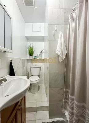 217 East 10th Street - Photo 9