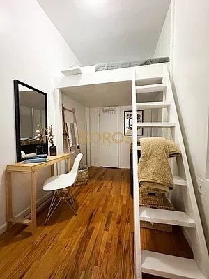 217 East 10th Street - Photo 7