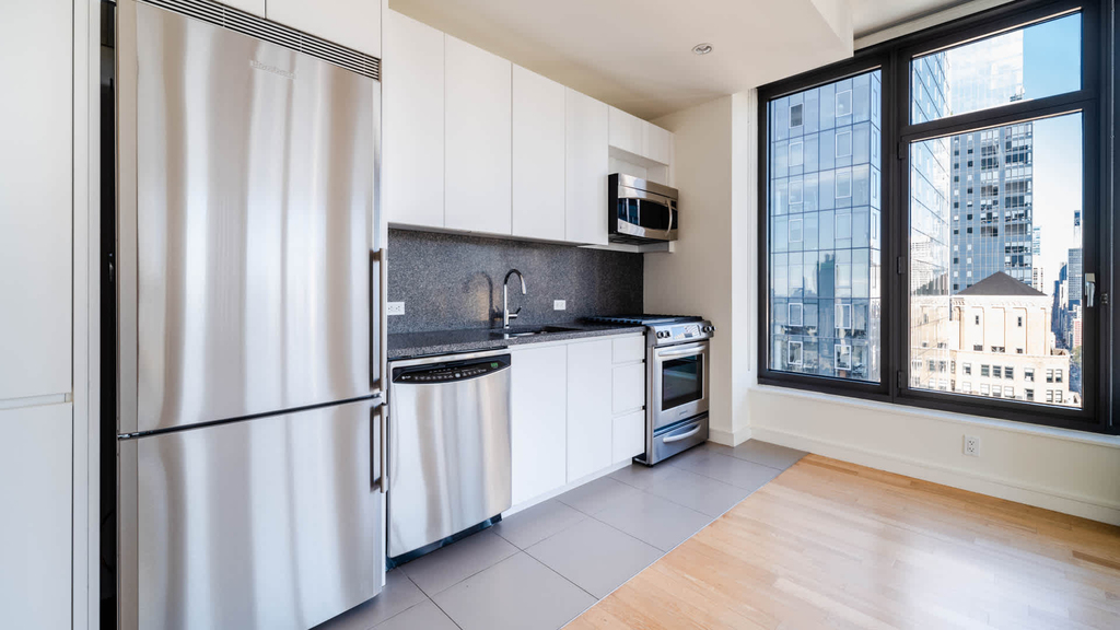 105 W 29th Street - Photo 3