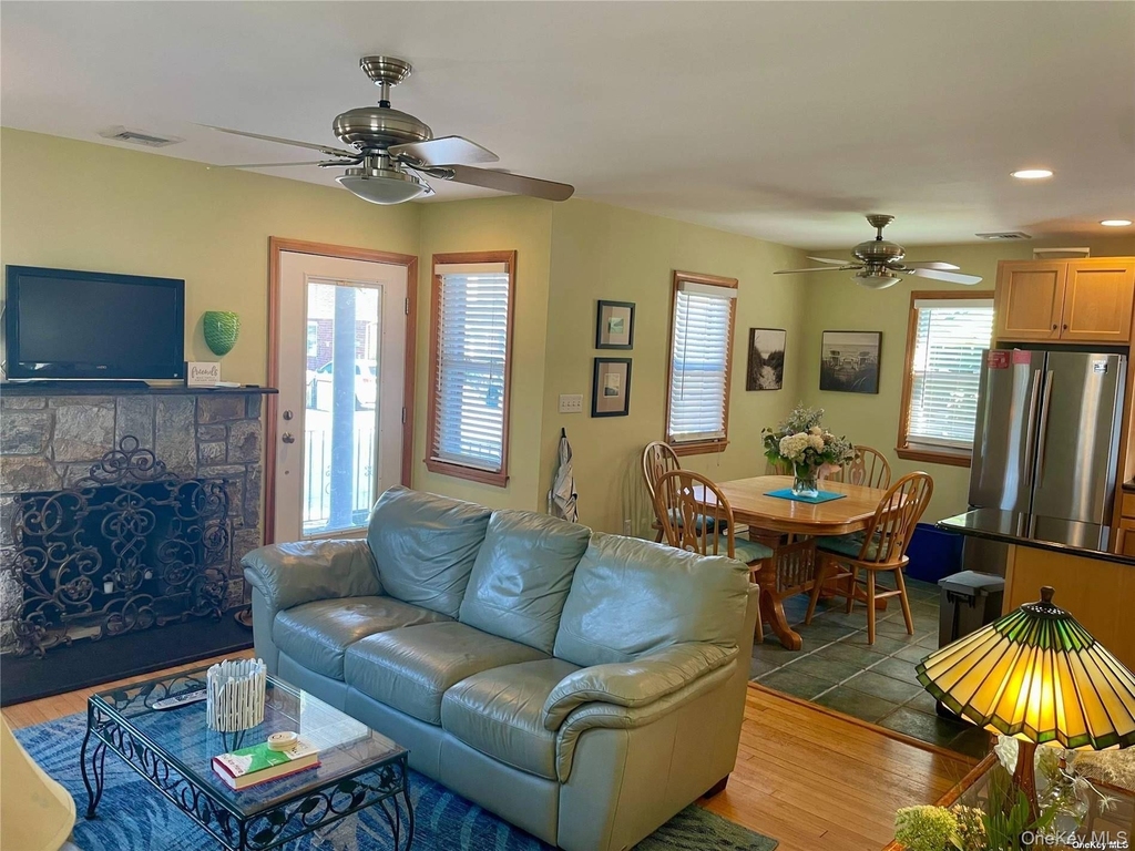 89 Lynbrook - Photo 3