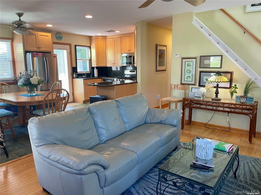 89 Lynbrook - Photo 4
