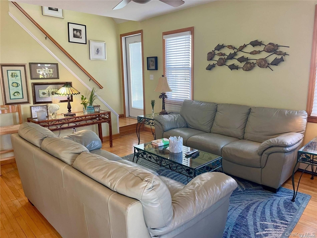 89 Lynbrook - Photo 2