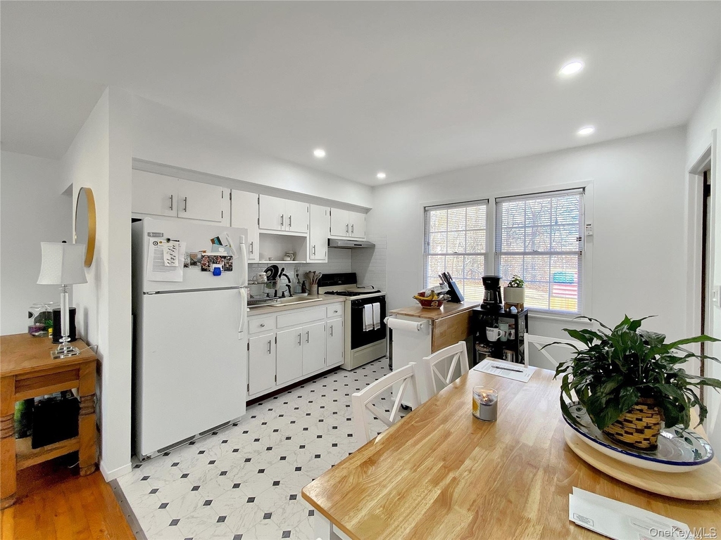 18 Old Riverhead Road - Photo 3