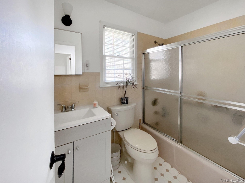 18 Old Riverhead Road - Photo 8