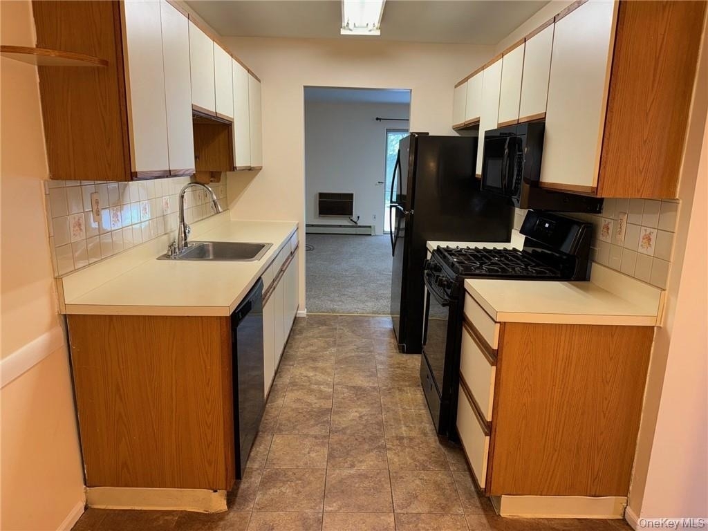 100 Hillside Drive - Photo 1