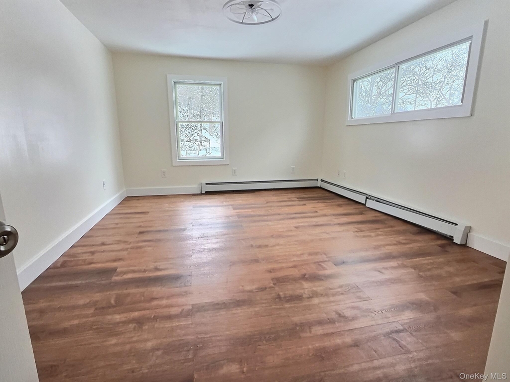155 N Clinton Street - Photo 2