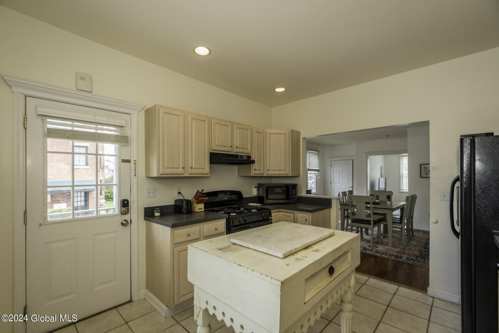 39 Walton Street - Photo 15