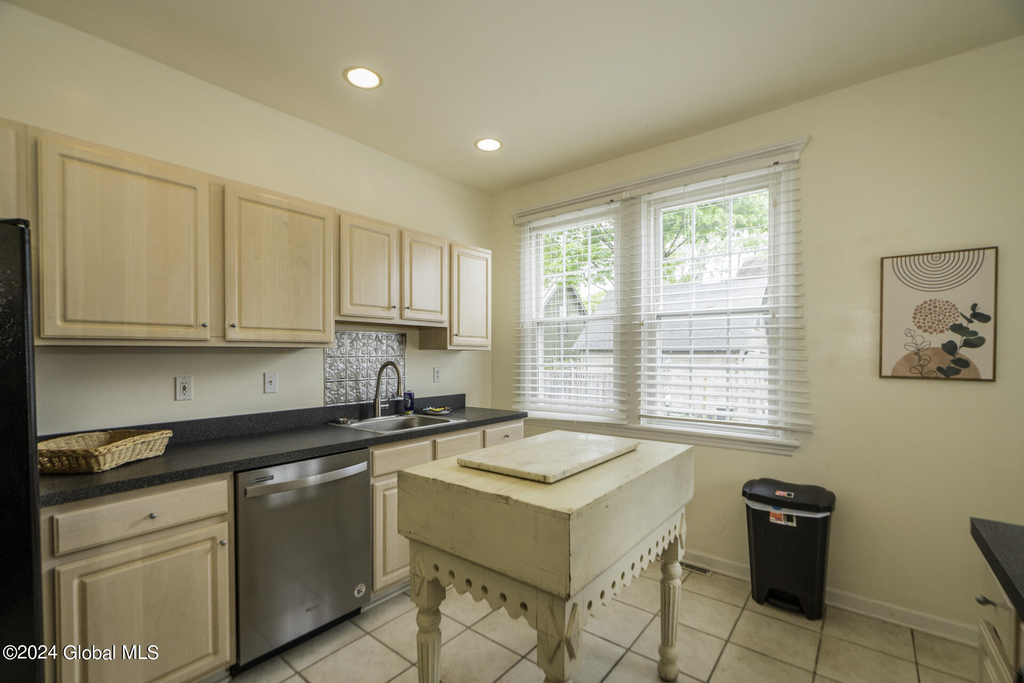 39 Walton Street - Photo 16