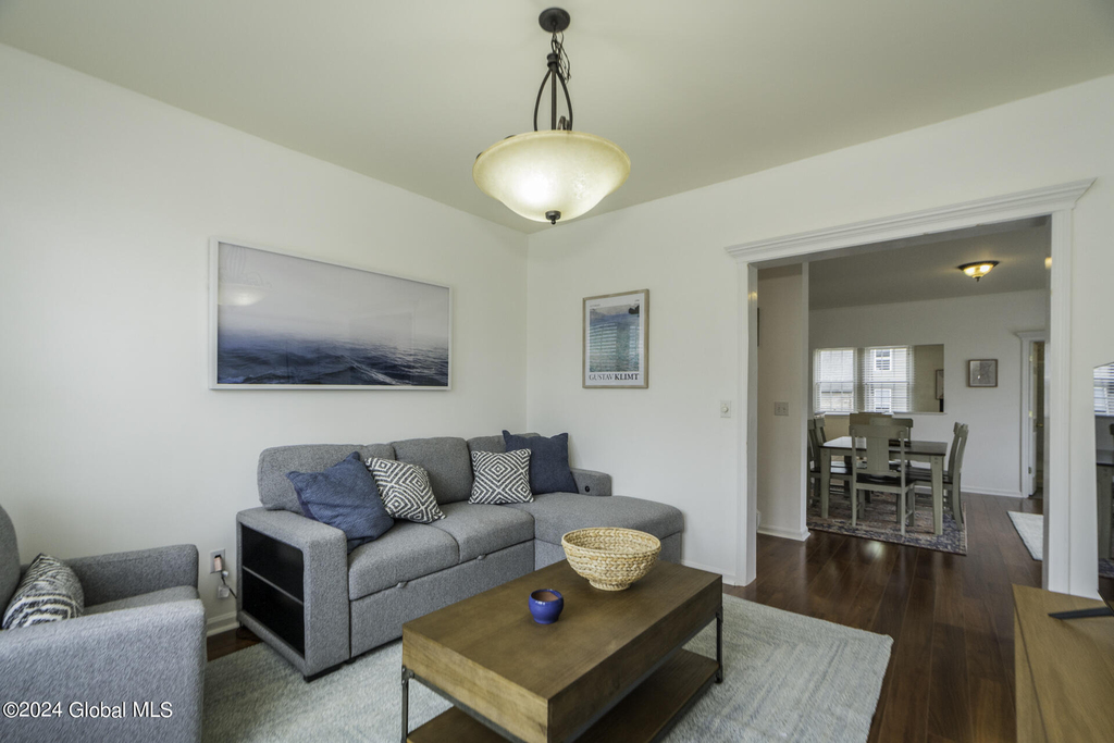 39 Walton Street - Photo 5