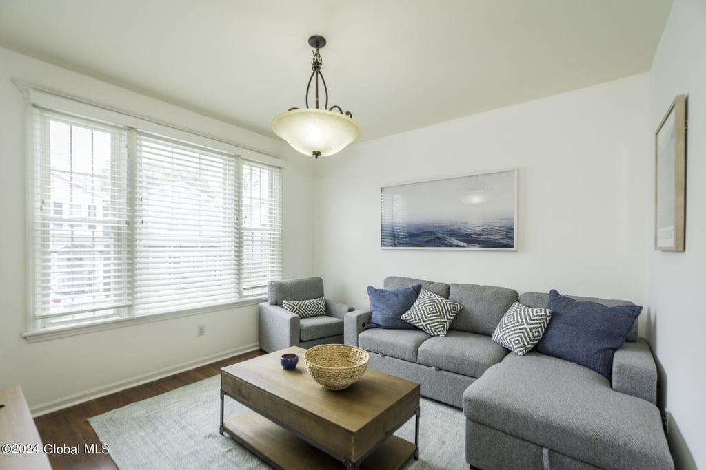 39 Walton Street - Photo 6