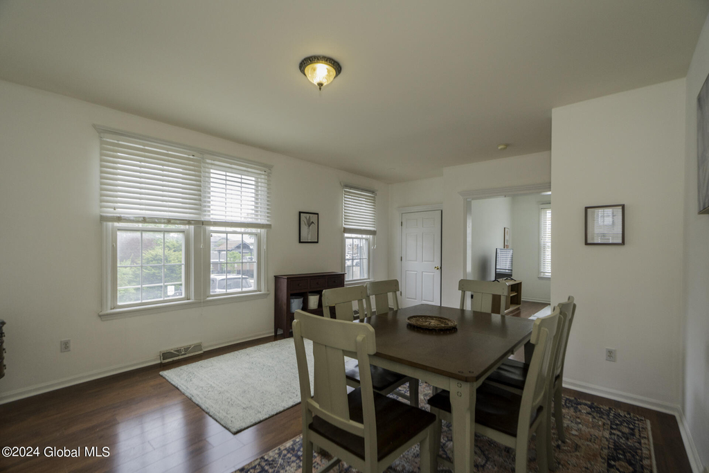 39 Walton Street - Photo 1