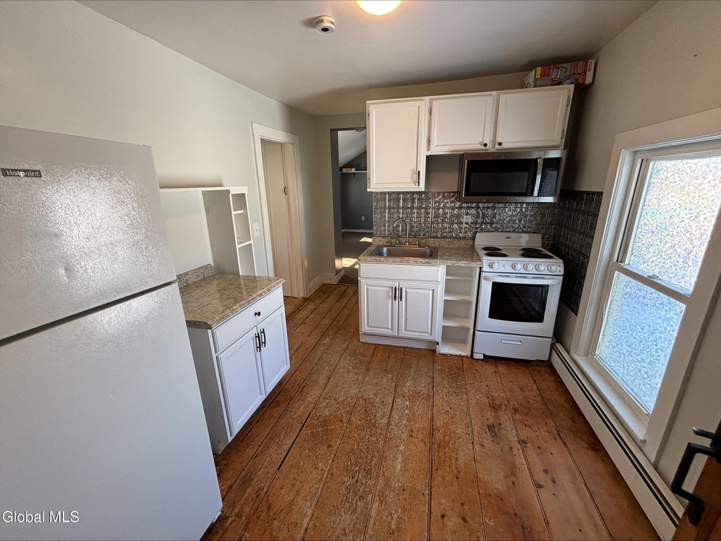 372 New York 43 - Photo 6