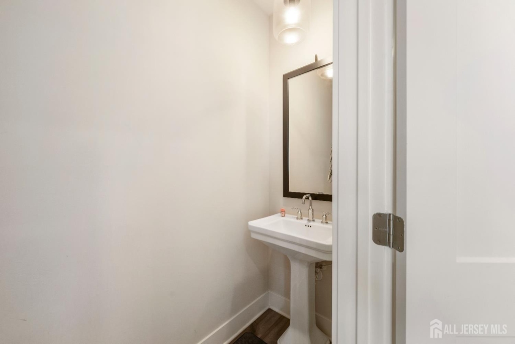 707 Station Road - Photo 6