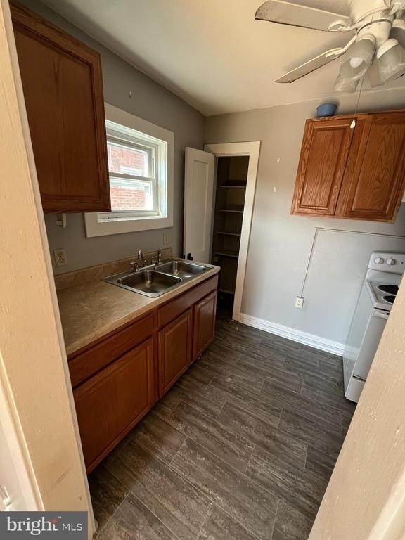 44 S Loudoun Street - Photo 4