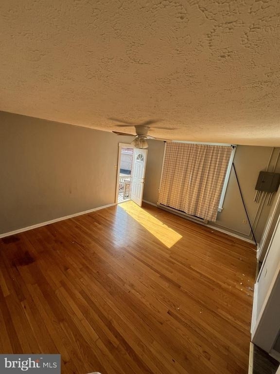44 S Loudoun Street - Photo 3