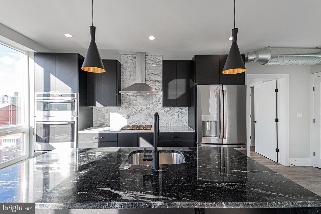 526 Brown Street - Photo 2