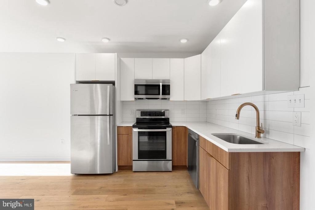 1416 Frankford Ave - Photo 5