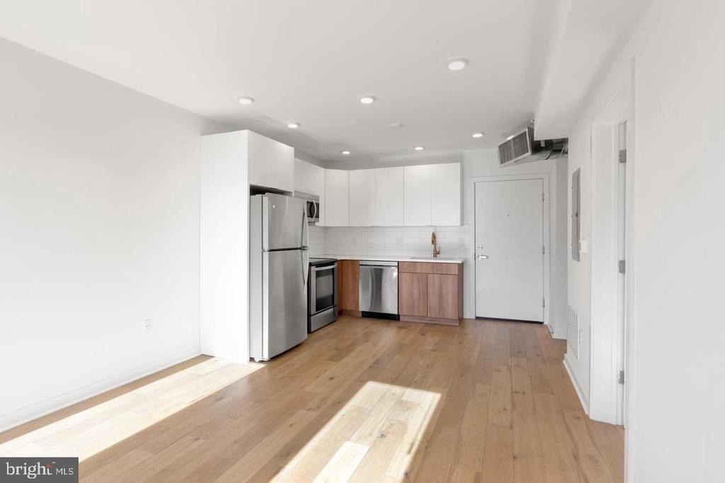 1416 Frankford Ave - Photo 1
