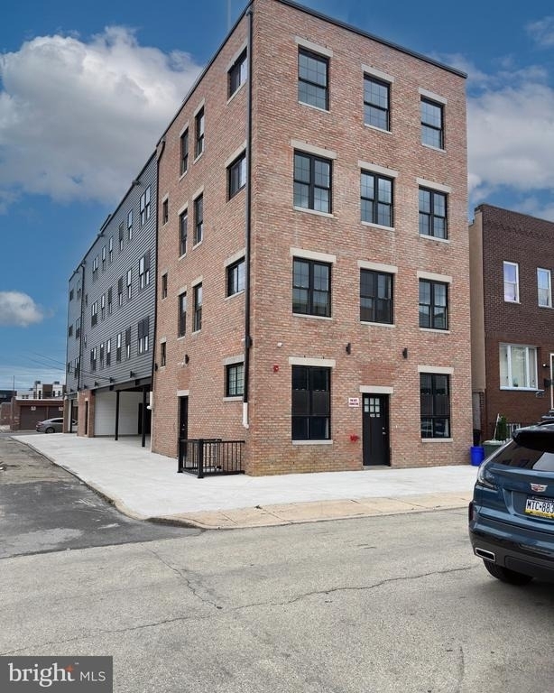 2809 S Warnock Street - Photo 0
