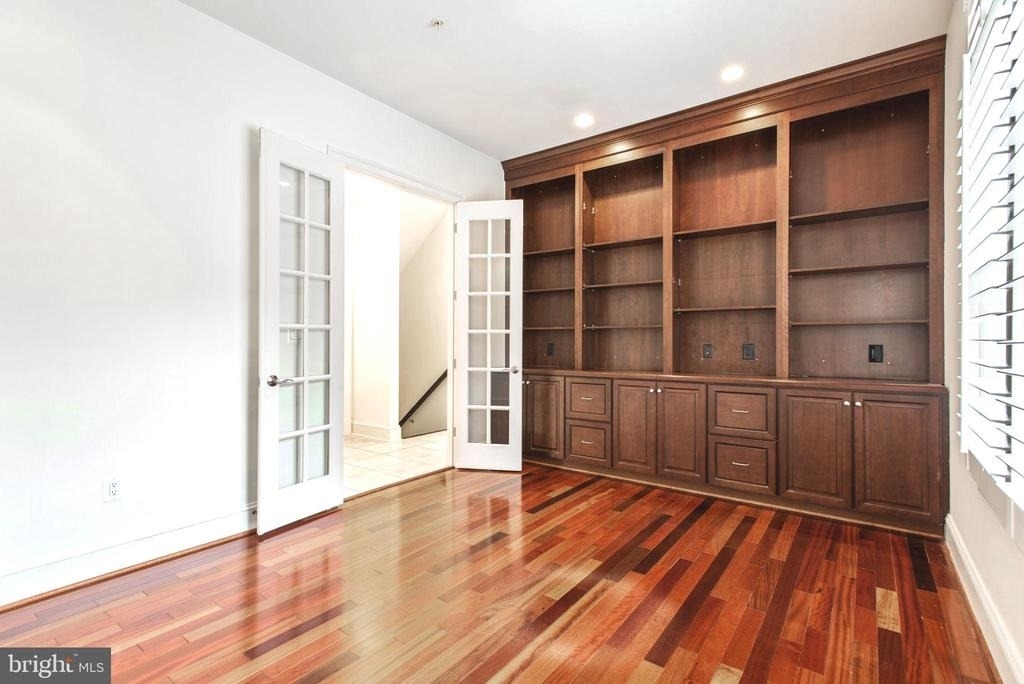 8319 Quarry Manor Terrace - Photo 9