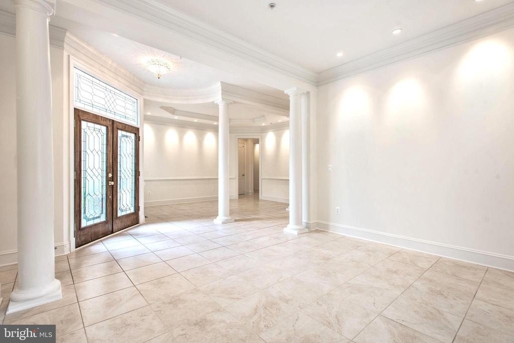 8319 Quarry Manor Terrace - Photo 4