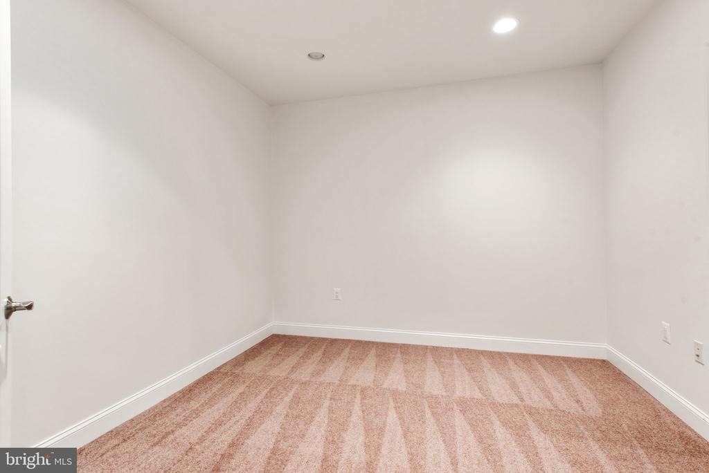 8319 Quarry Manor Terrace - Photo 60