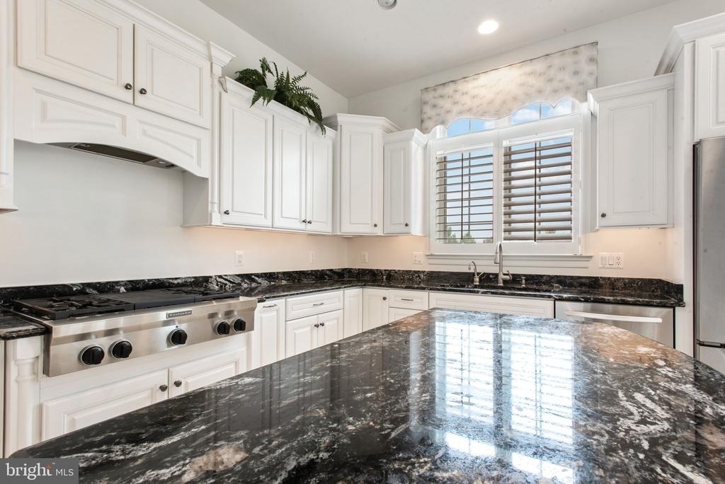 8319 Quarry Manor Terrace - Photo 32