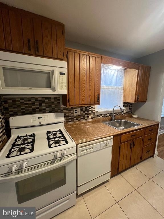 2518 Linwood Road - Photo 6