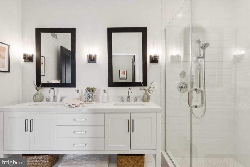 111 E Cromwell Street - Photo 29