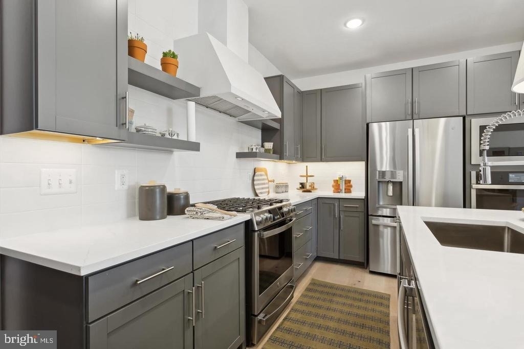 111 E Cromwell Street - Photo 12