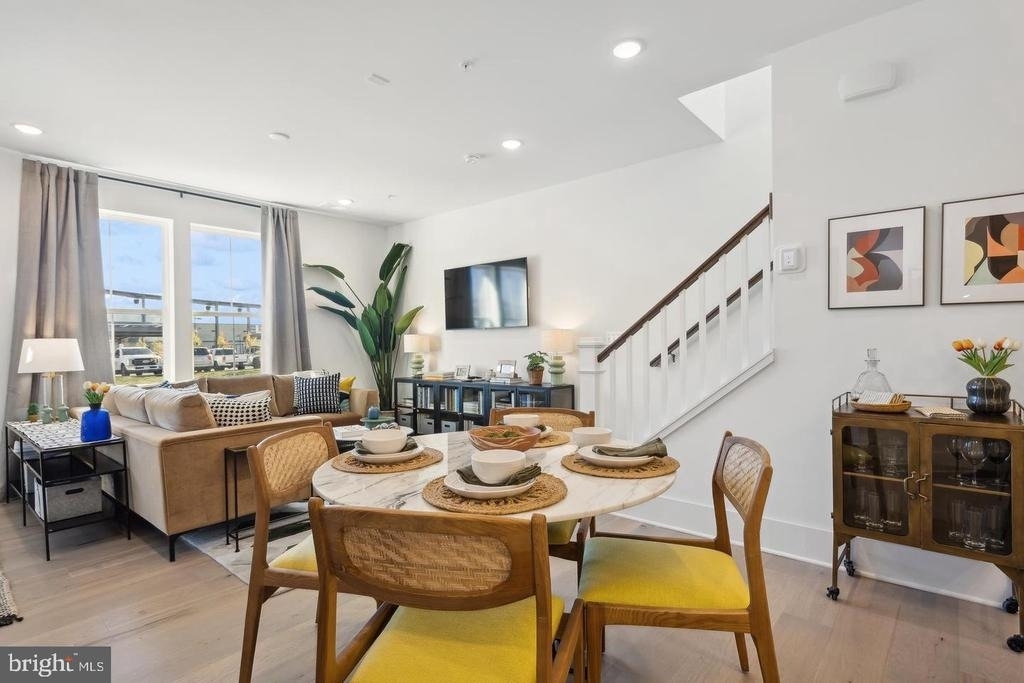 111 E Cromwell Street - Photo 19