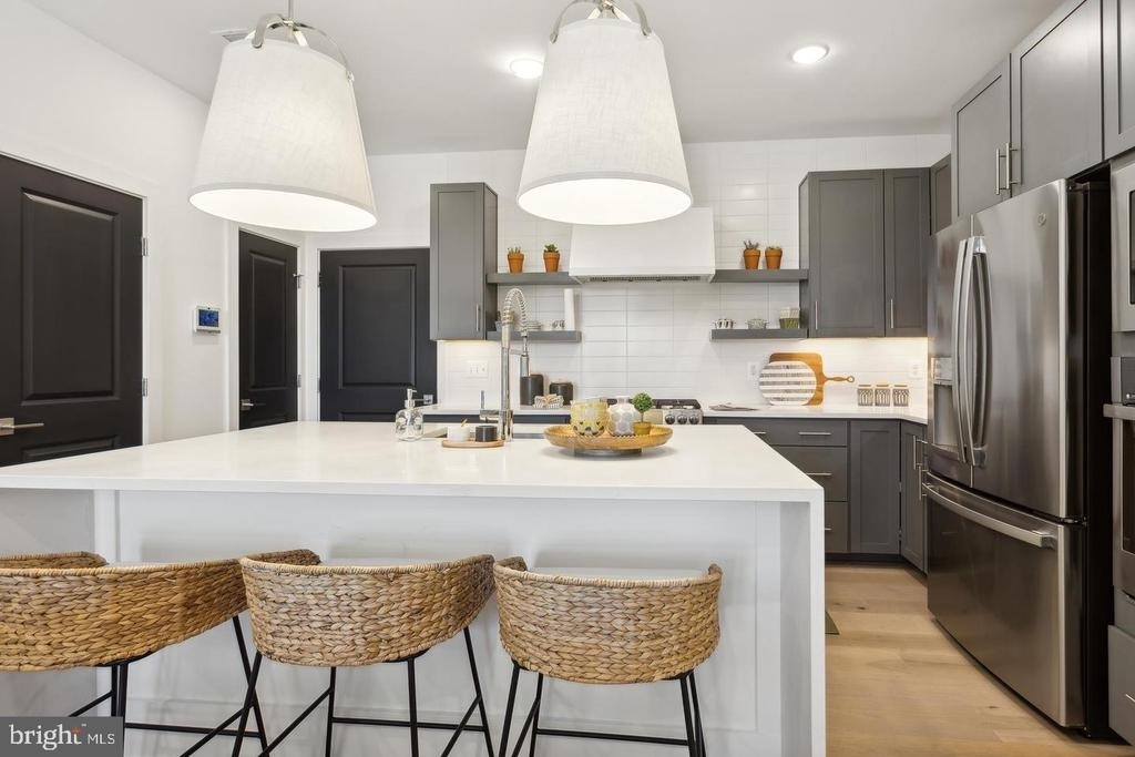 111 E Cromwell Street - Photo 8