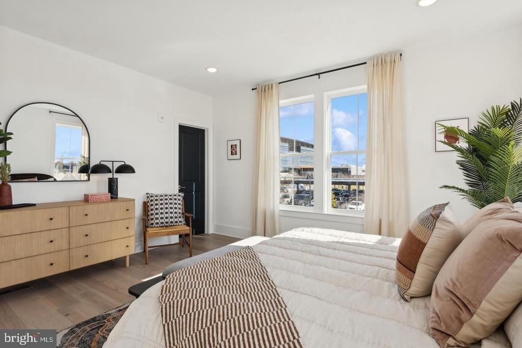 111 E Cromwell Street - Photo 24
