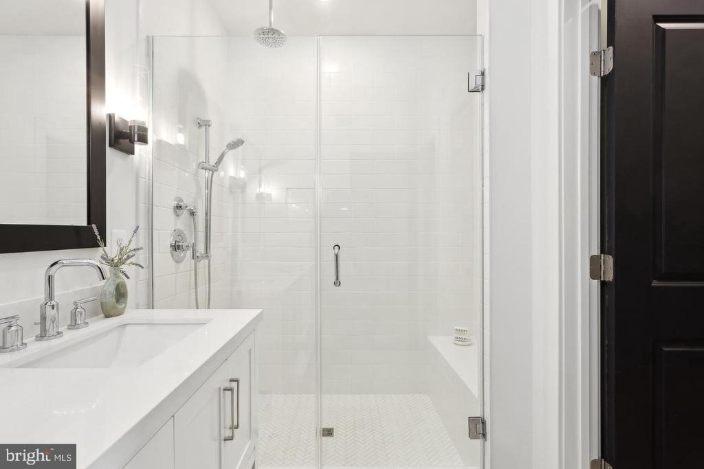 111 E Cromwell Street - Photo 27