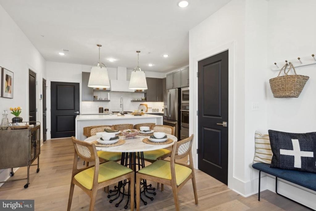 111 E Cromwell Street - Photo 15