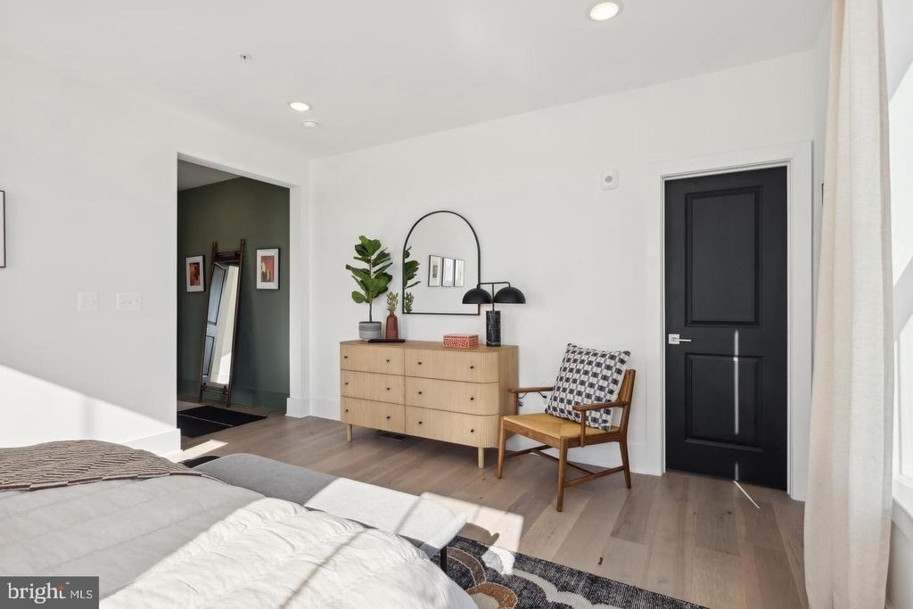 111 E Cromwell Street - Photo 25
