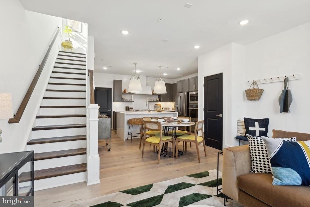 111 E Cromwell Street - Photo 7