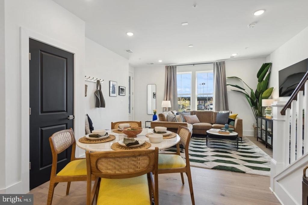 111 E Cromwell Street - Photo 18