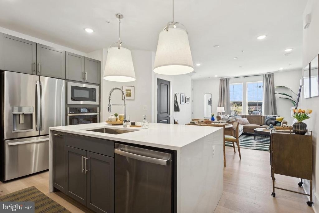 111 E Cromwell Street - Photo 13