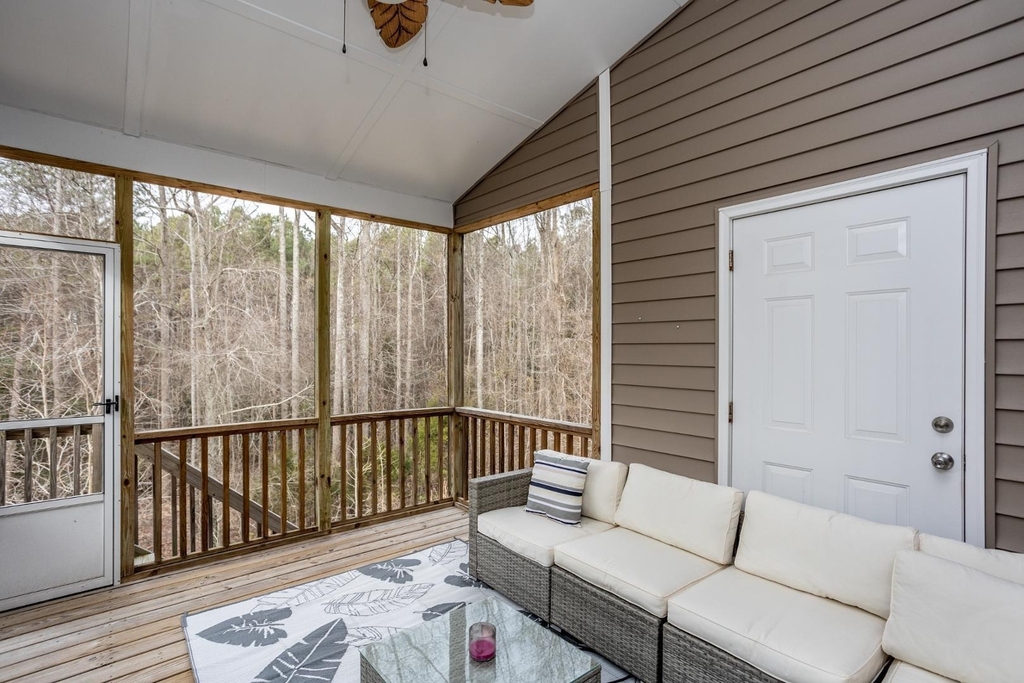264 Wembley Drive - Photo 16