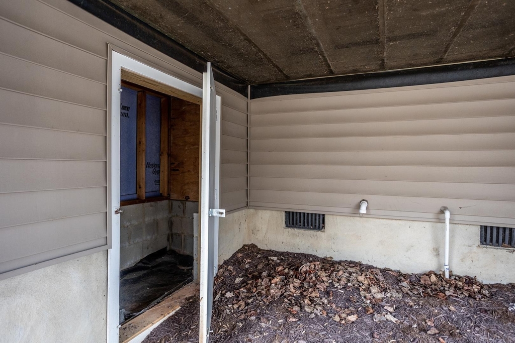 264 Wembley Drive - Photo 18